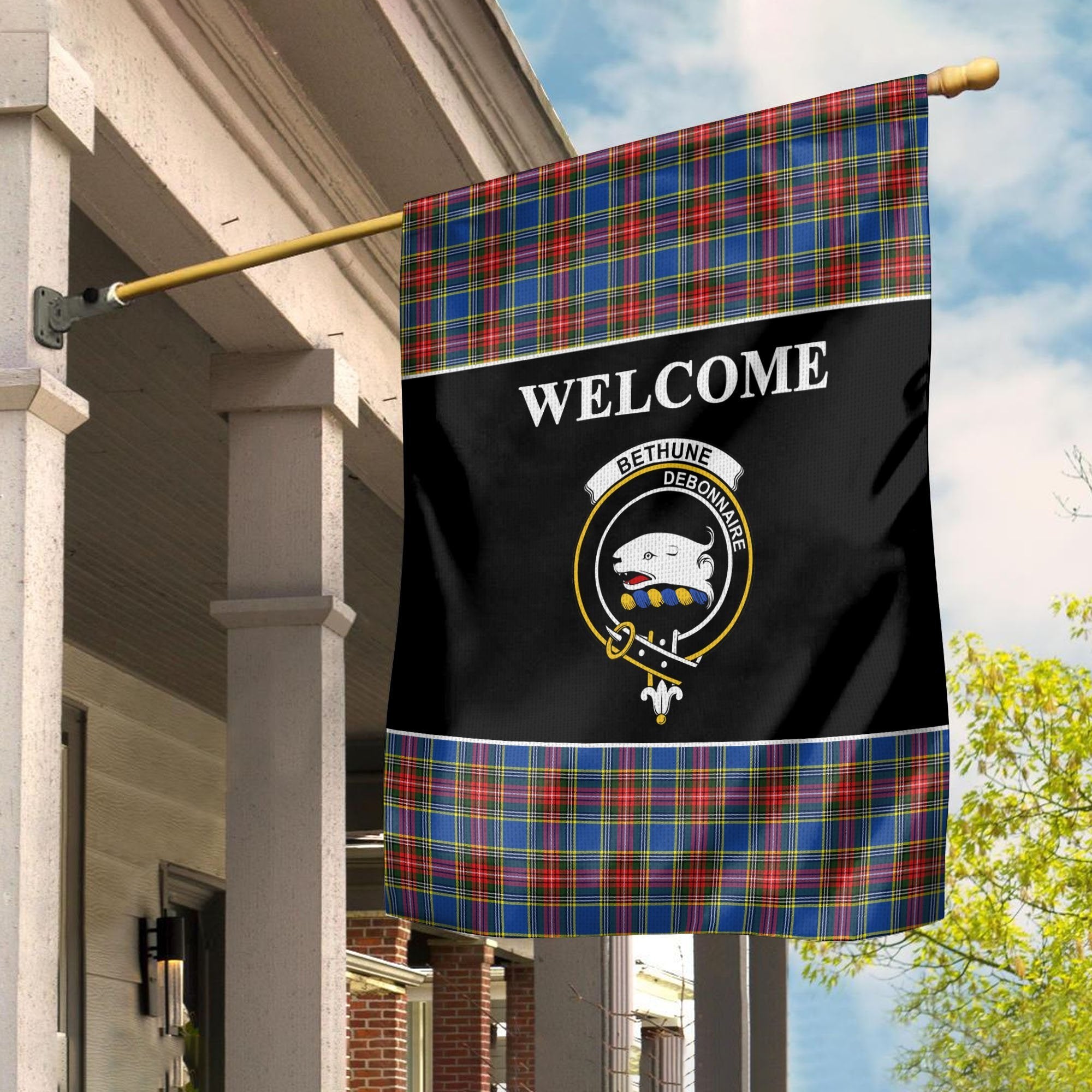 Bethune Tartan Crest Black Garden Flag