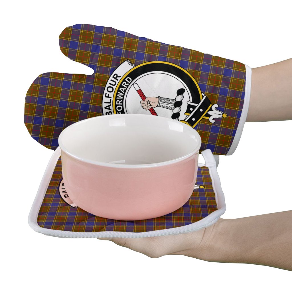 Balfour Modern Tartan Crest Oven Mitt And Pot Holder (2 Oven Mitts + 1 Pot Holder)