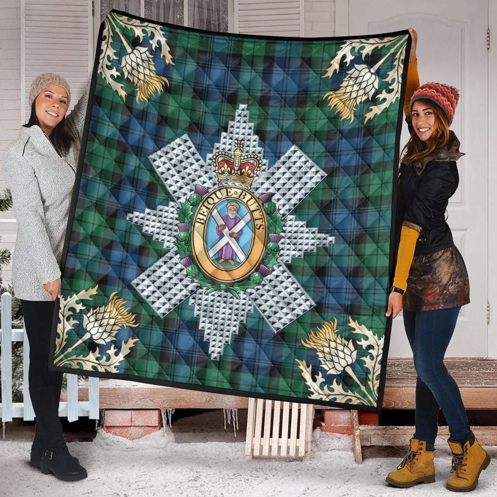 Blackwatch Ancient Tartan Crest Premium Quilt - Gold Thistle Style