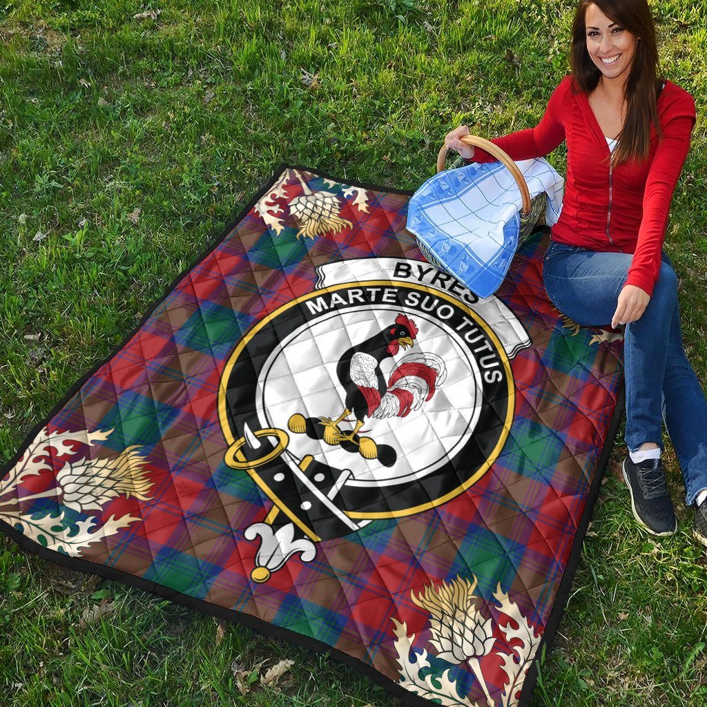 Byres Tartan Crest Premium Quilt - Gold Thistle Style