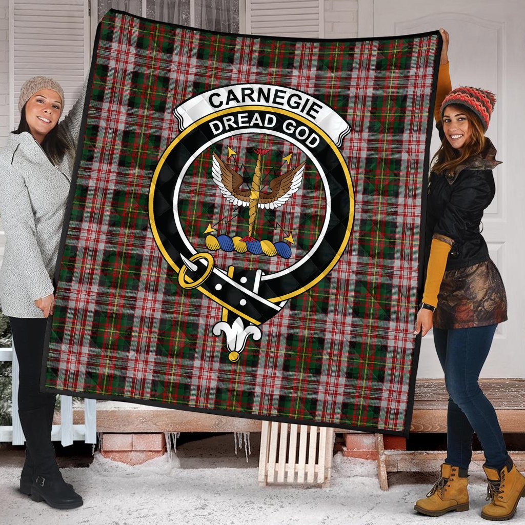 Carnegie Dress Tartan Crest Quilt