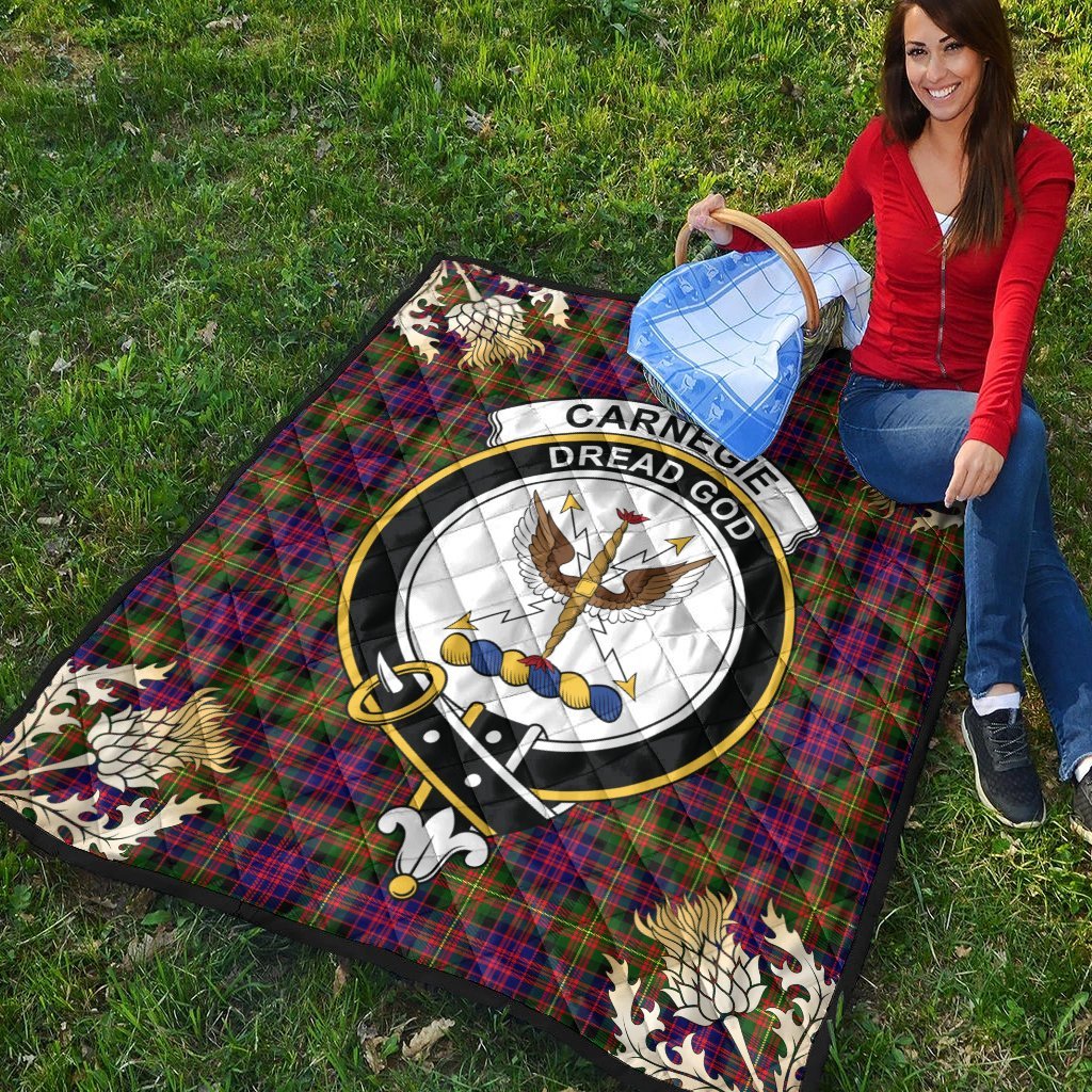 Carnegie Modern Tartan Crest Premium Quilt - Gold Thistle Style