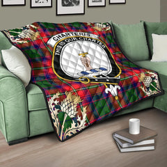 Charteris Tartan Crest Premium Quilt - Gold Thistle Style