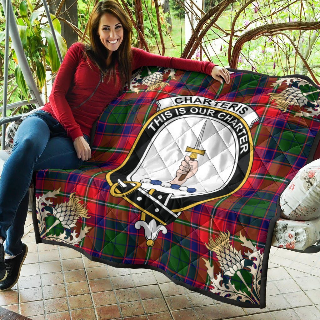 Charteris Tartan Crest Premium Quilt - Gold Thistle Style