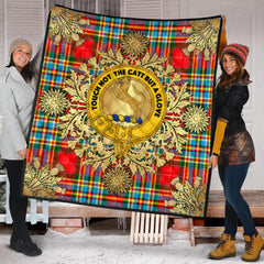 Chattan Tartan Crest Premium Quilt - Gold Thistle Style