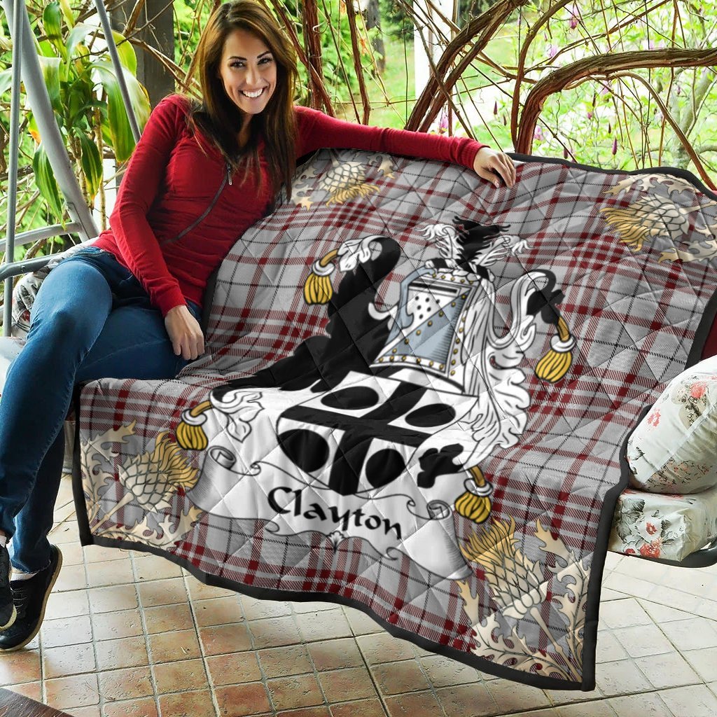 Clayton Tartan Crest Premium Quilt - Gold Thistle Style