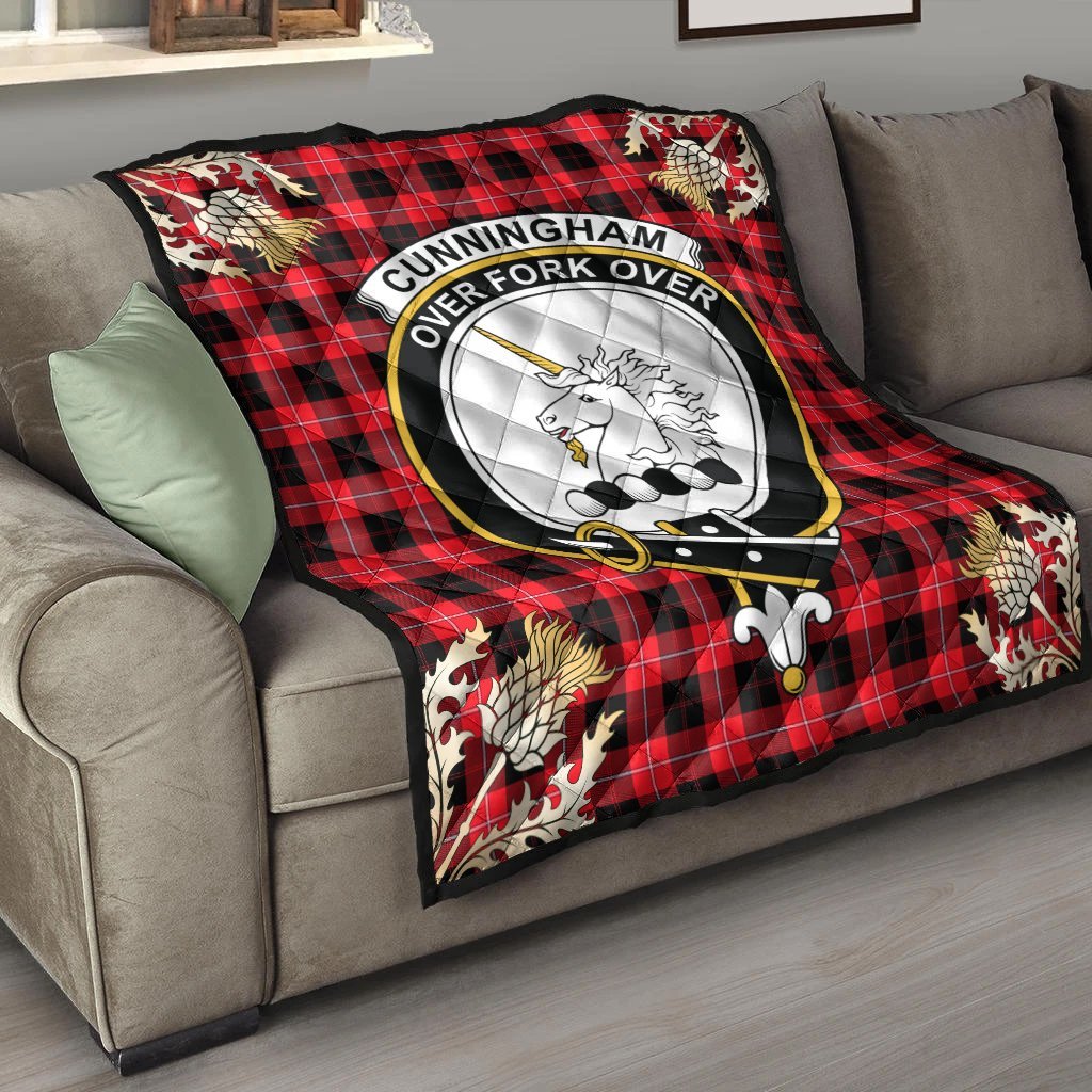 Cunningham Modern Tartan Crest Premium Quilt - Gold Thistle Style