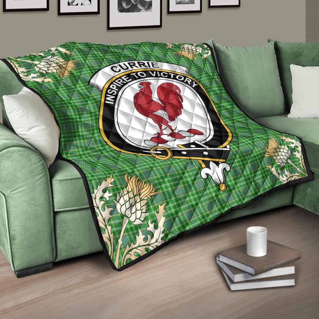 Currie Tartan Crest Premium Quilt - Gold Thistle Style