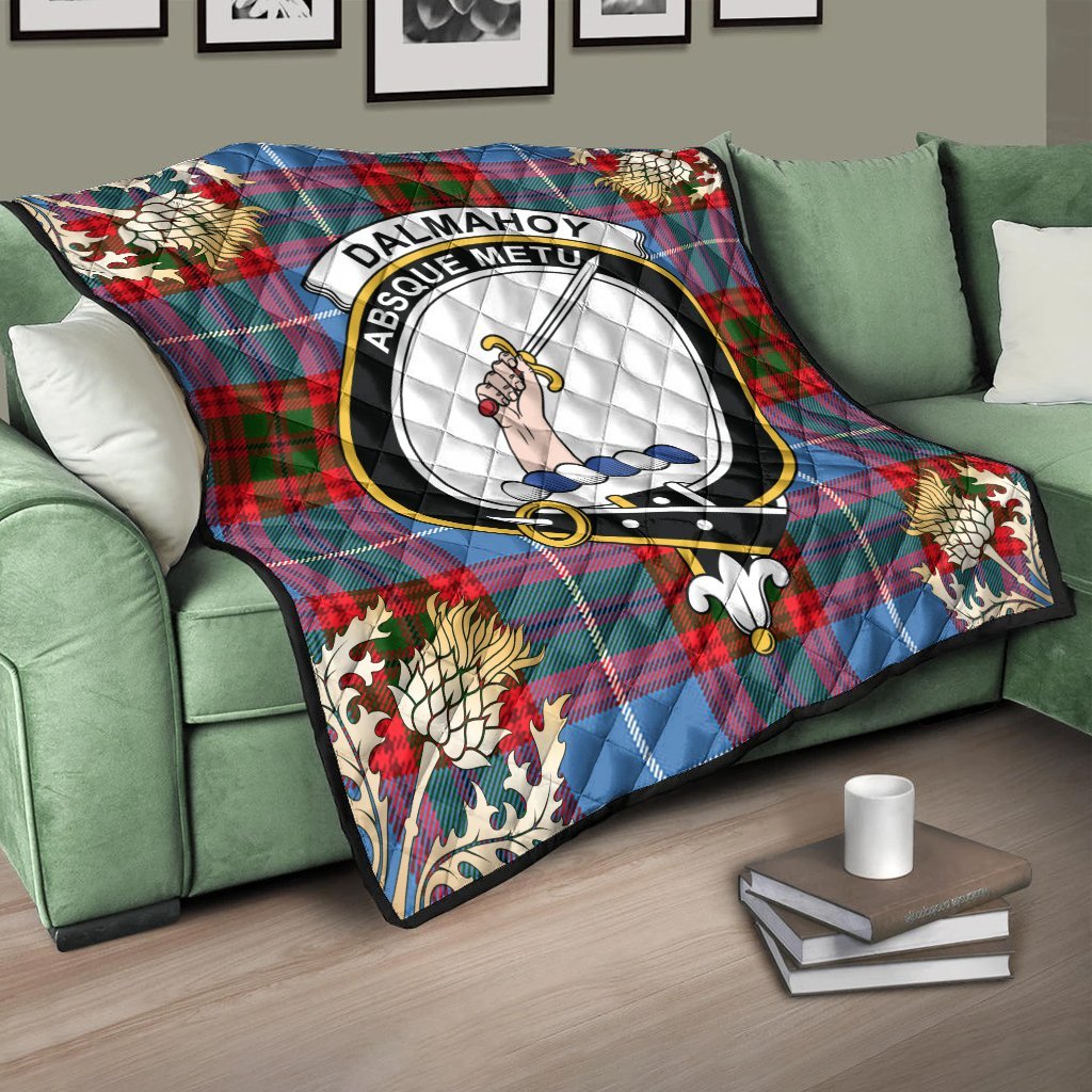 Dalmahoy Tartan Crest Premium Quilt - Gold Thistle Style