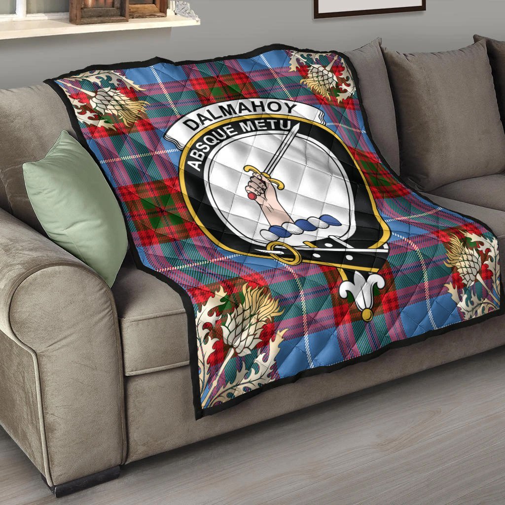 Dalmahoy Tartan Crest Premium Quilt - Gold Thistle Style