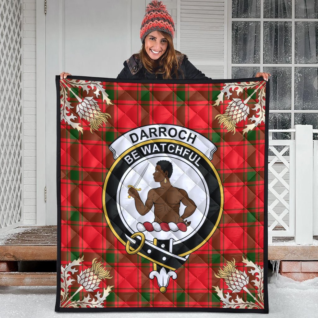 Darroch Tartan Crest Premium Quilt - Gold Thistle Style