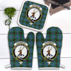 Davidson Ancient Tartan Crest Oven Mitt And Pot Holder (2 Oven Mitts + 1 Pot Holder)