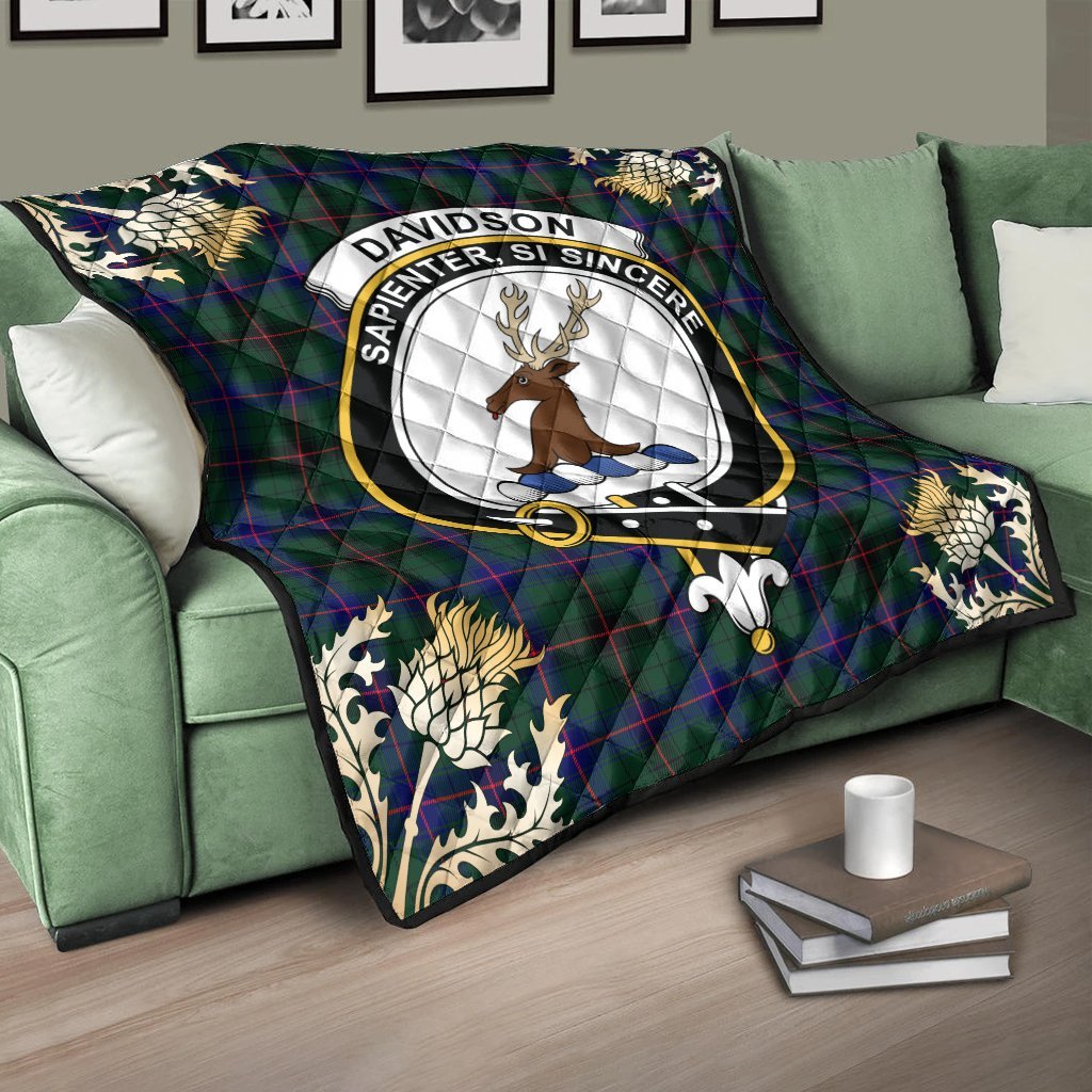 Davidson Modern Tartan Crest Premium Quilt - Gold Thistle Style