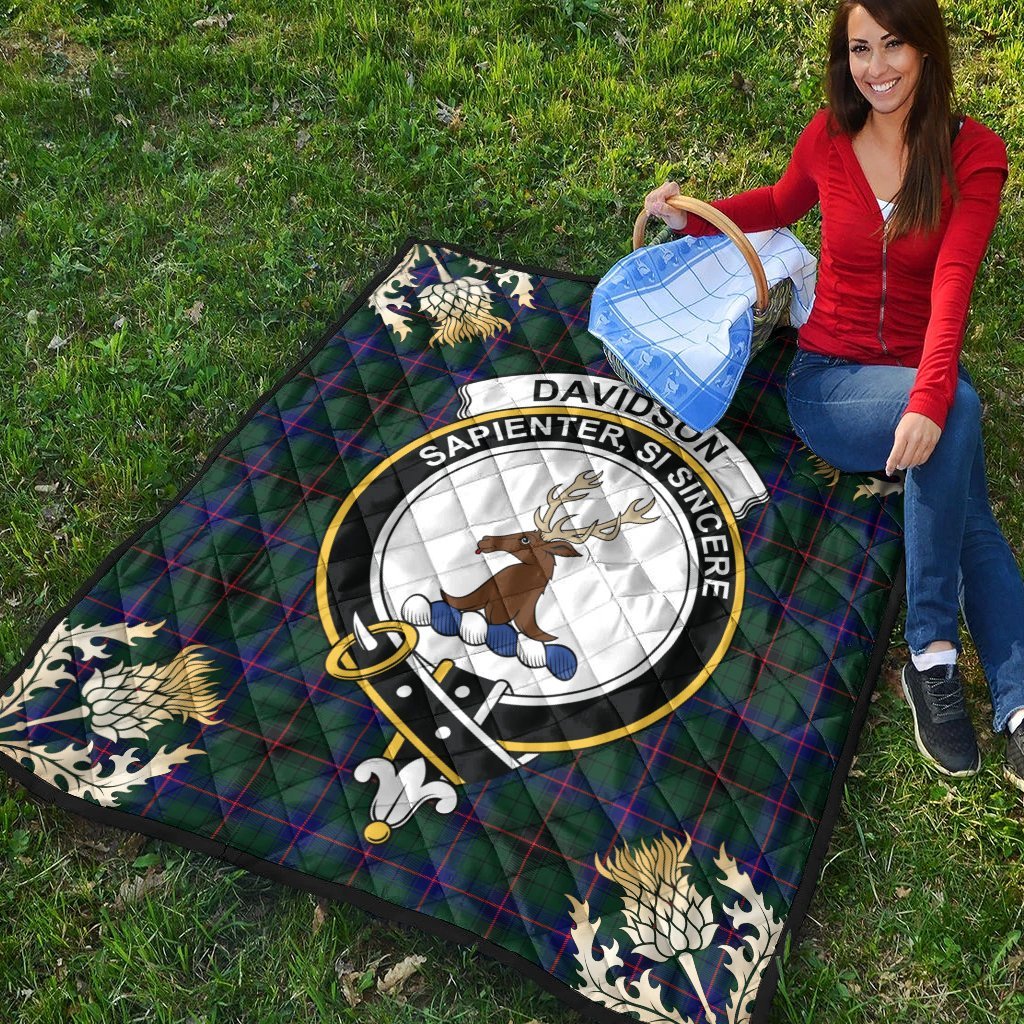 Davidson Modern Tartan Crest Premium Quilt - Gold Thistle Style