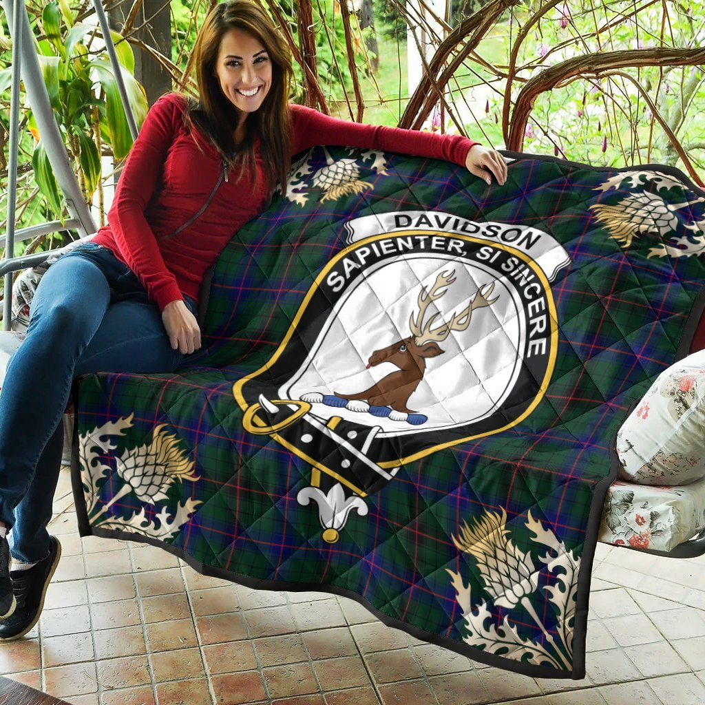 Davidson Modern Tartan Crest Premium Quilt - Gold Thistle Style