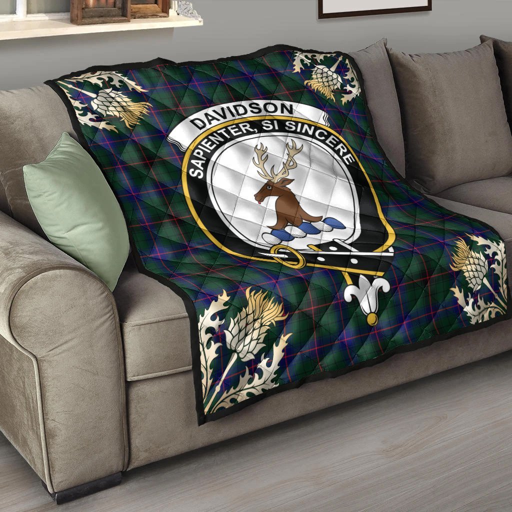 Davidson Modern Tartan Crest Premium Quilt - Gold Thistle Style