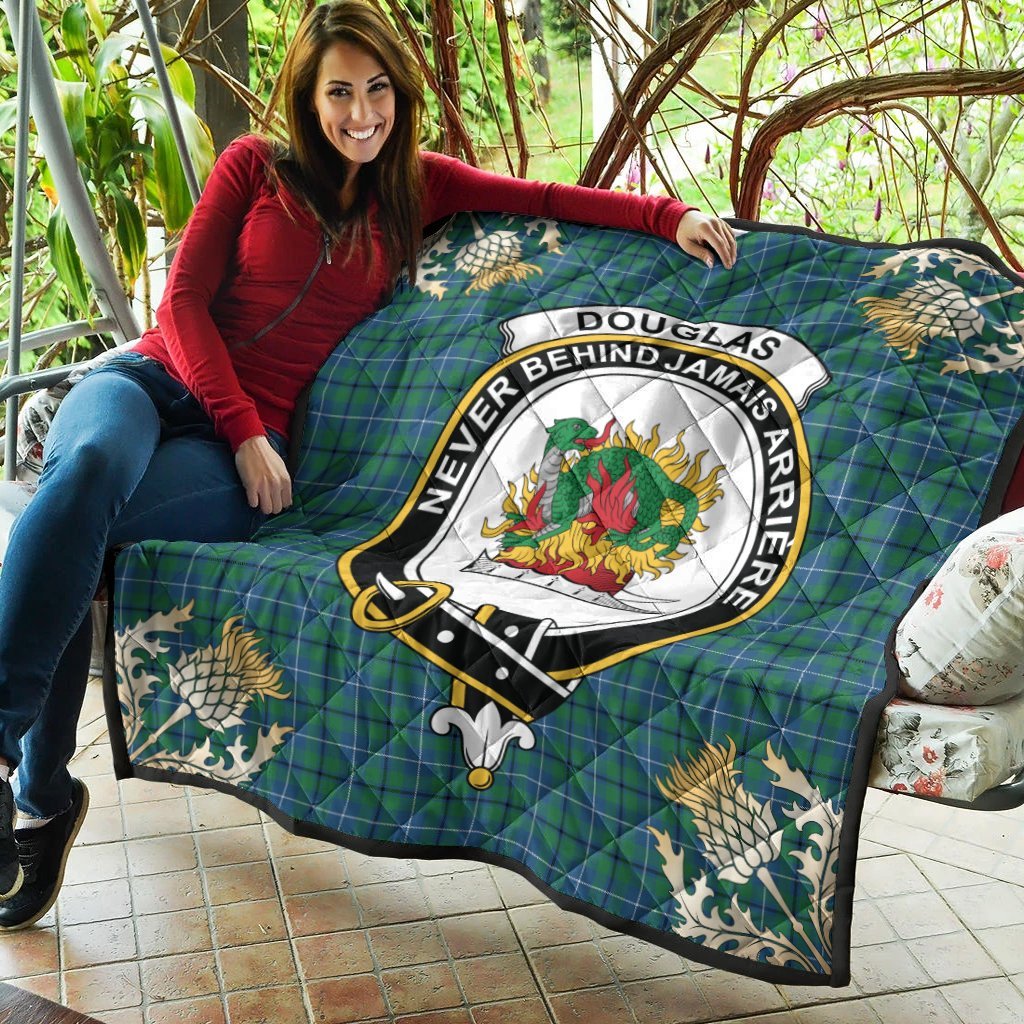 Douglas Ancient Tartan Crest Premium Quilt - Gold Thistle Style