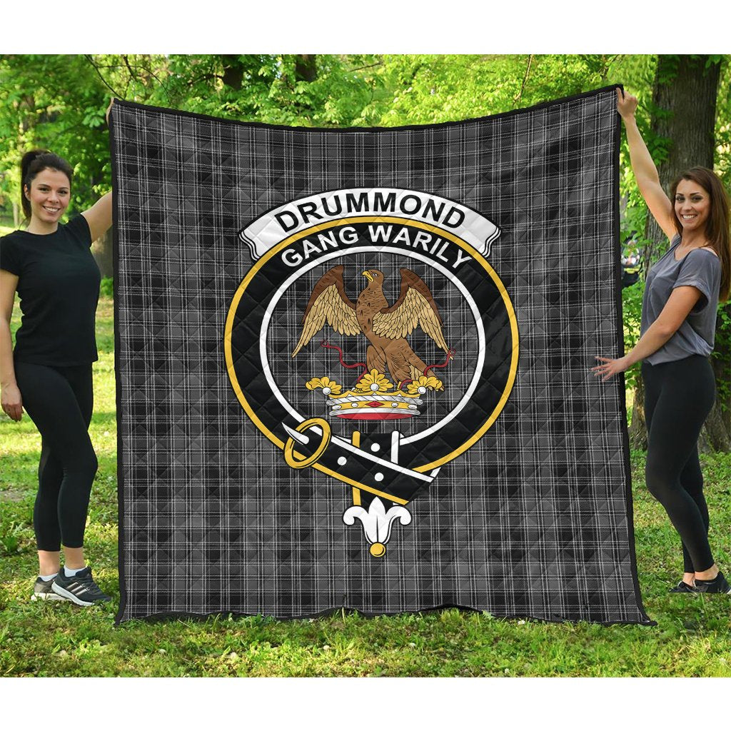 Drummond Grey Tartan Crest Quilt