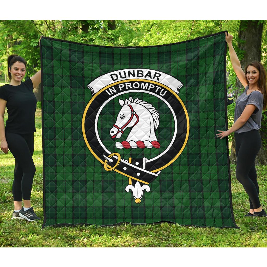 Dunbar Hunting Tartan Crest Quilt