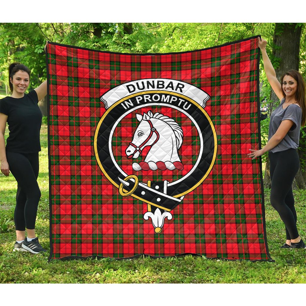 Dunbar Modern Tartan Crest Quilt