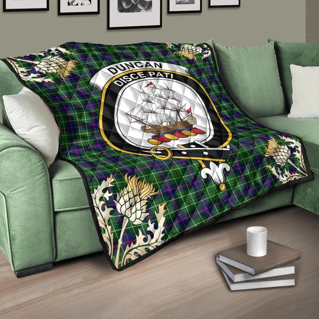 Duncan Modern Tartan Crest Premium Quilt - Gold Thistle Style