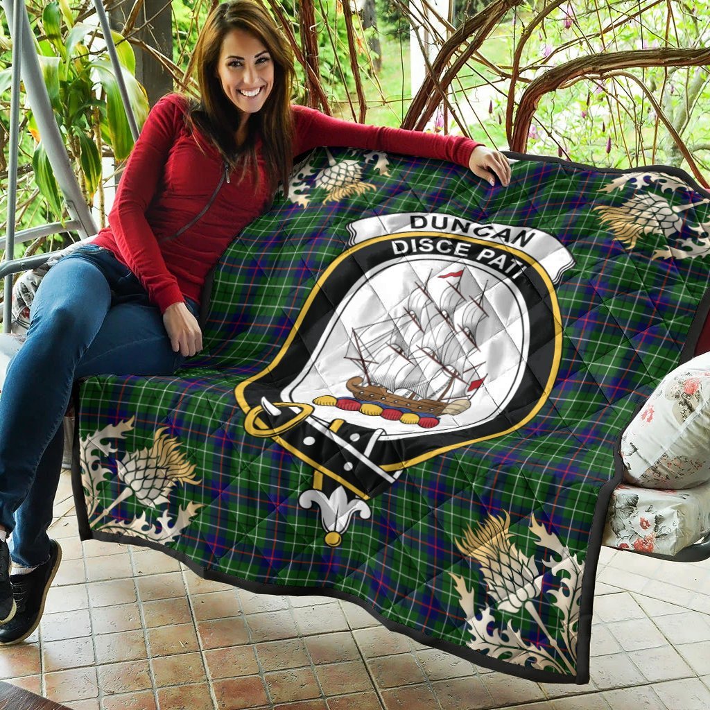 Duncan Modern Tartan Crest Premium Quilt - Gold Thistle Style