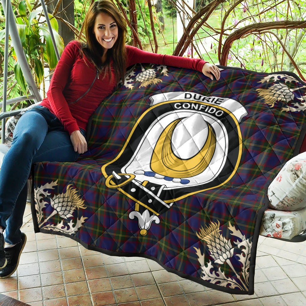 Durie Tartan Crest Premium Quilt - Gold Thistle Style