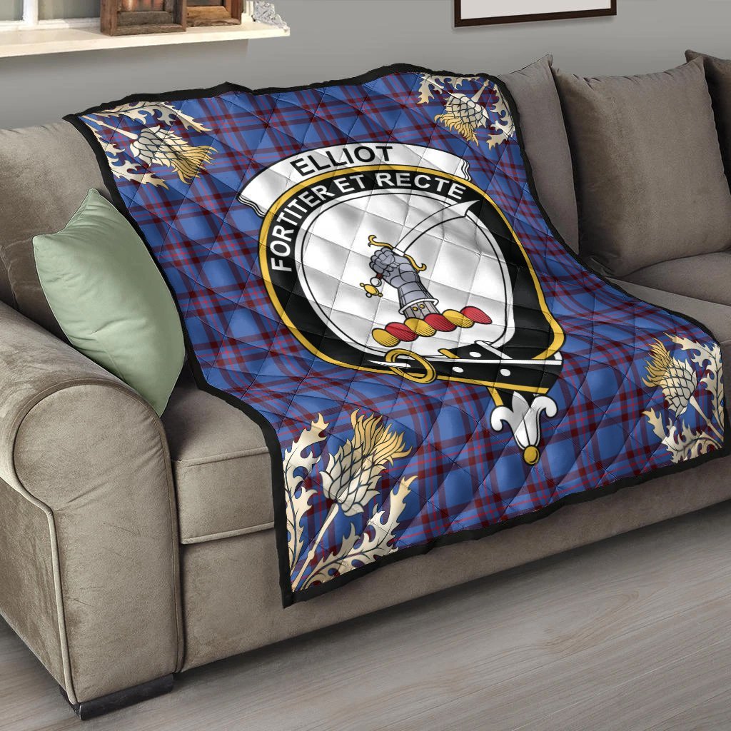 Elliot Modern Tartan Crest Premium Quilt - Gold Thistle Style