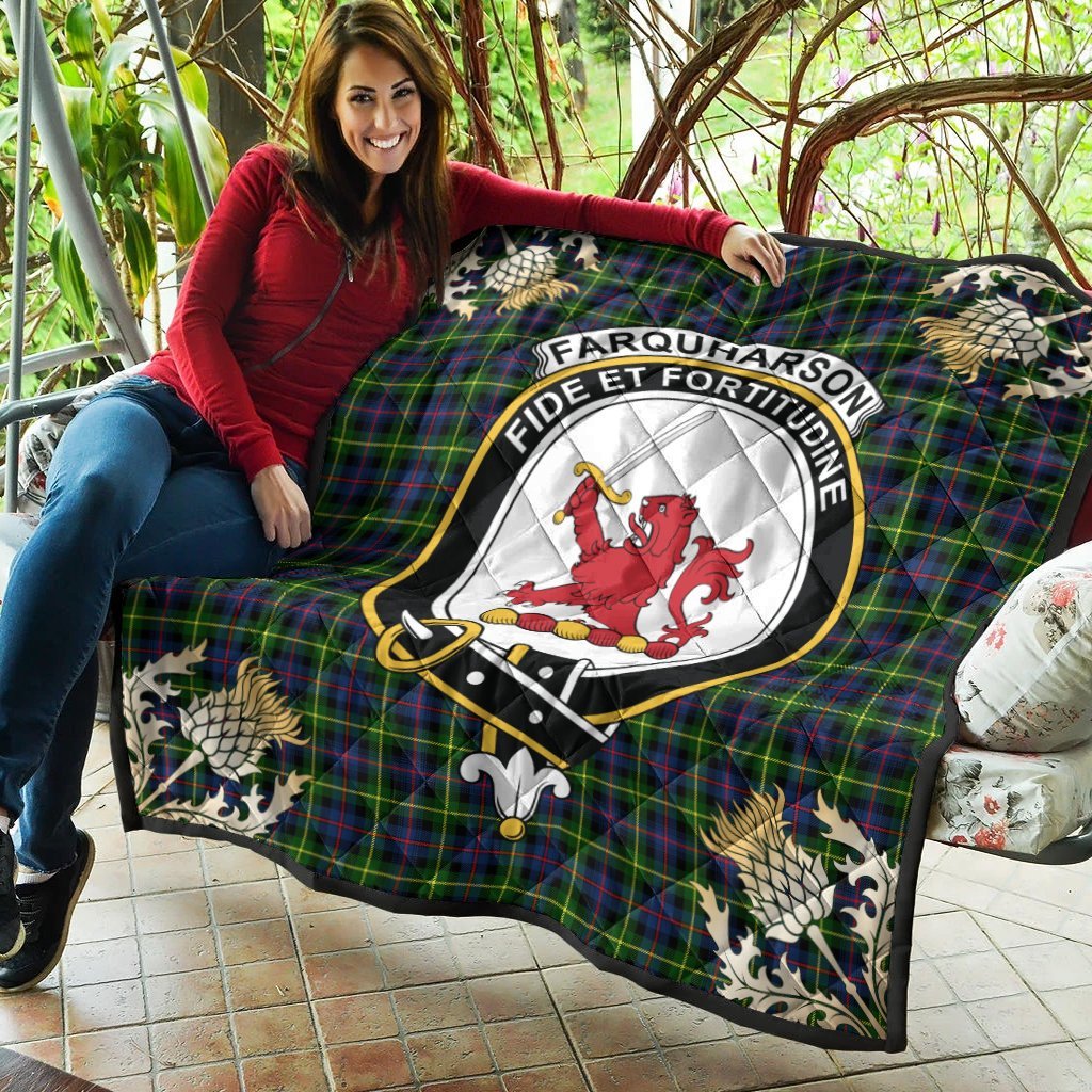 Farquharson Modern Tartan Crest Premium Quilt - Gold Thistle Style