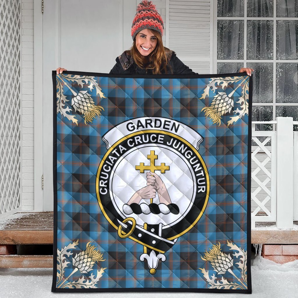 Garden Tartan Crest Premium Quilt - Gold Thistle Style