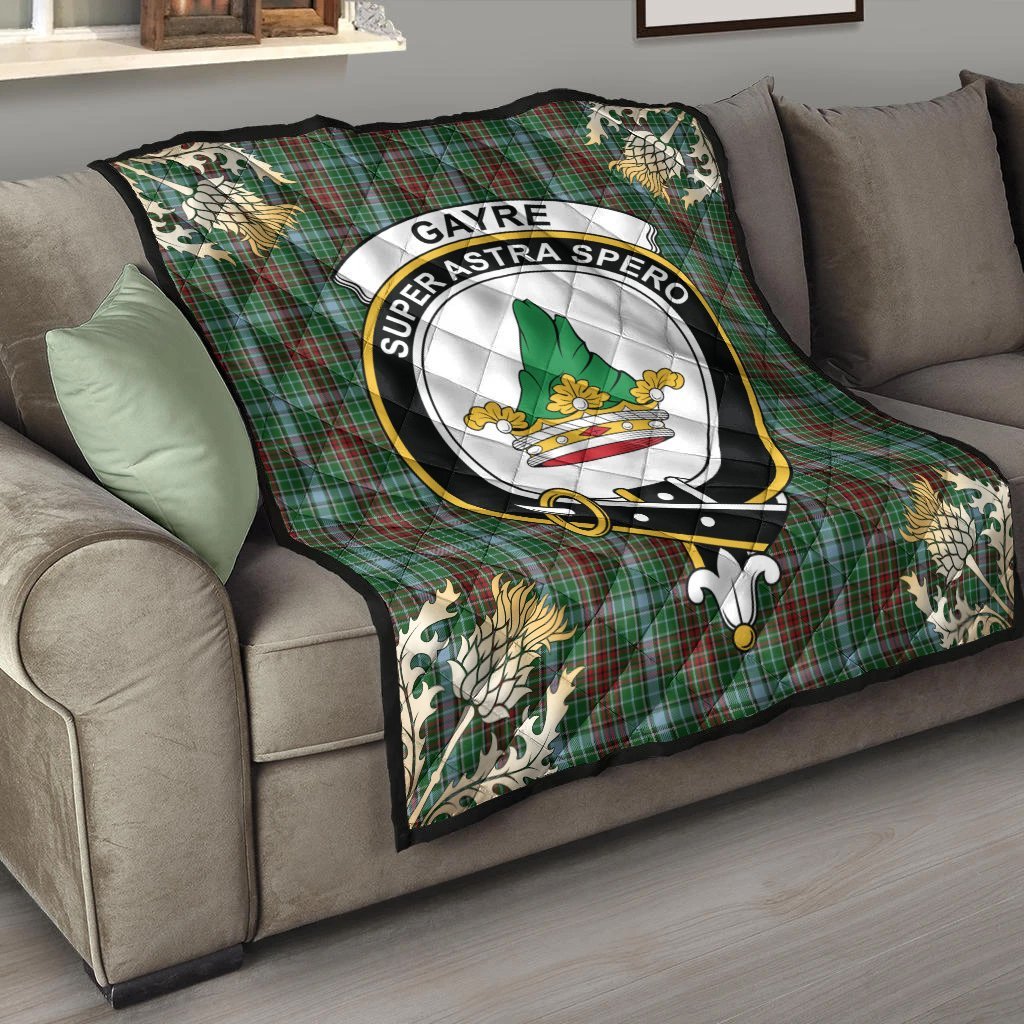 Gayre Tartan Crest Premium Quilt - Gold Thistle Style