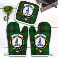 Ged Tartan Crest Oven Mitt And Pot Holder (2 Oven Mitts + 1 Pot Holder)