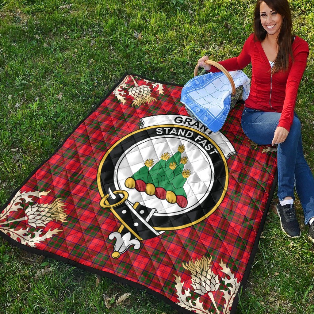 Grant Modern Tartan Crest Premium Quilt - Gold Thistle Style