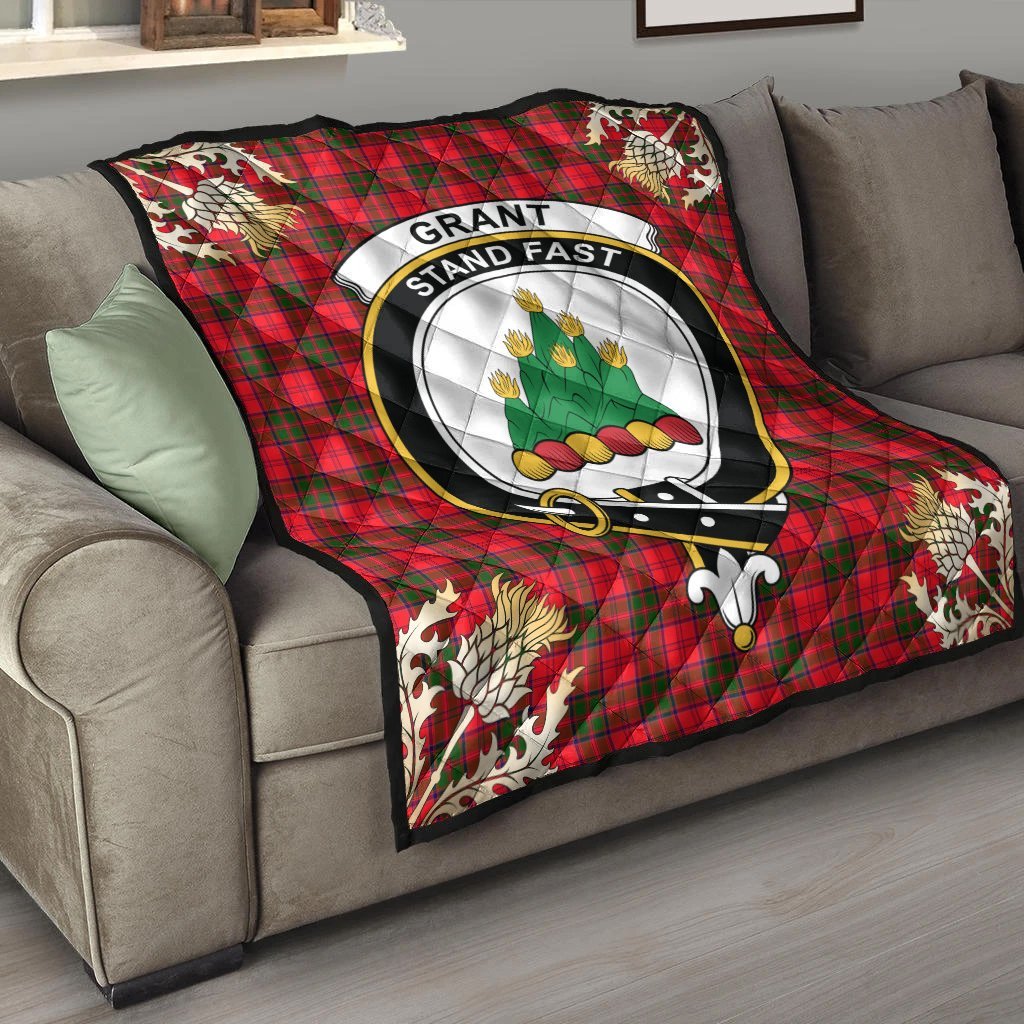 Grant Modern Tartan Crest Premium Quilt - Gold Thistle Style