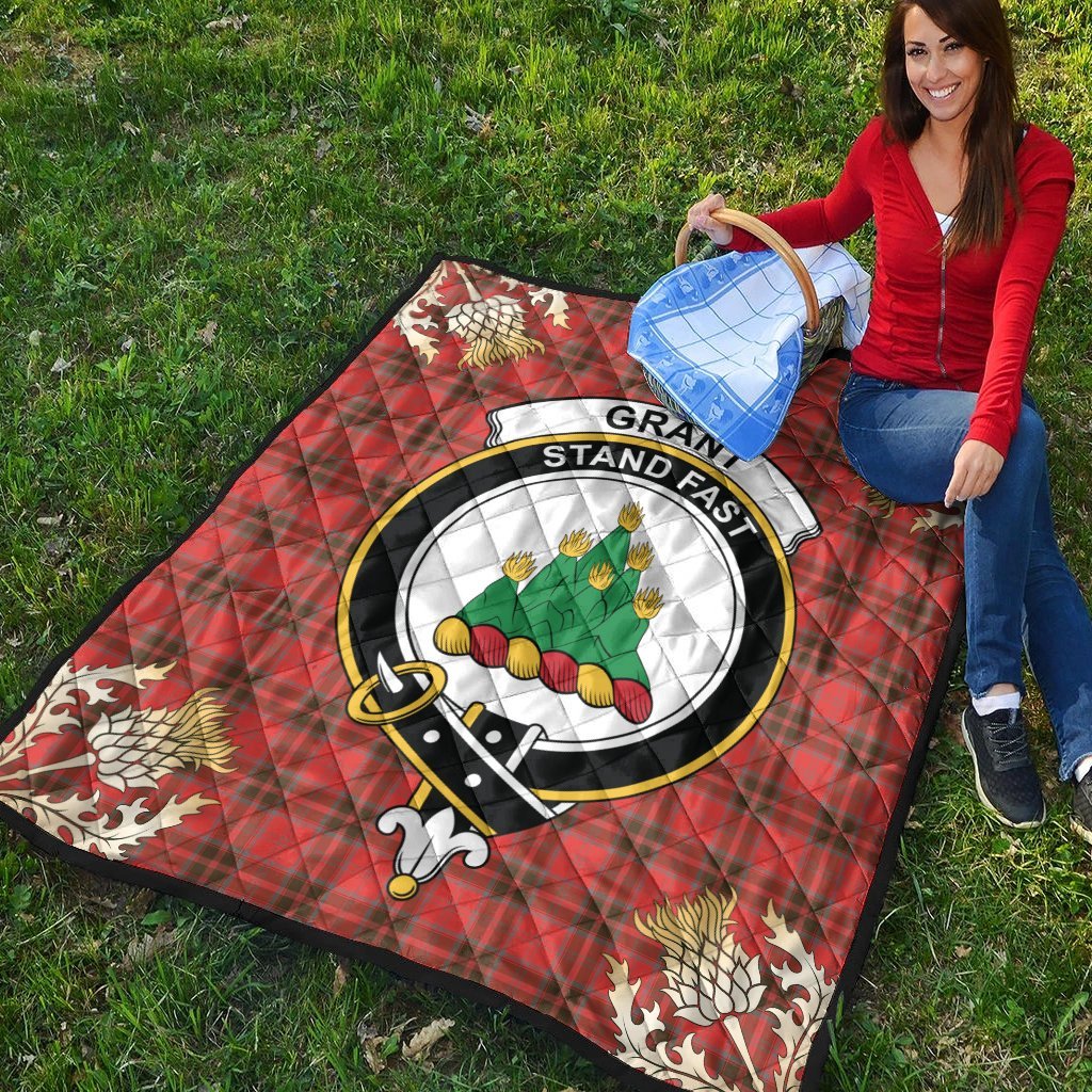 Grant Weathered Tartan Crest Premium Quilt - Gold Thistle Style