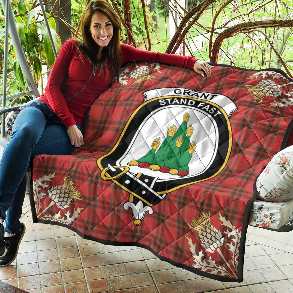 Grant Weathered Tartan Crest Premium Quilt - Gold Thistle Style