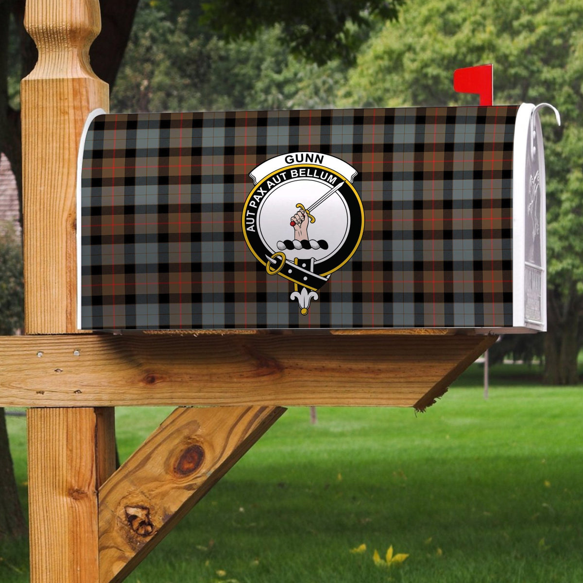 Gunn Weathered Tartan Crest Mailbox