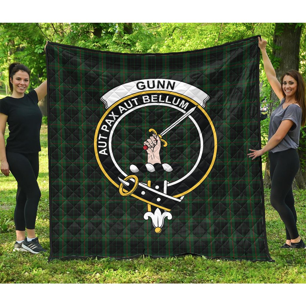 Gunn Logan Tartan Crest Quilt