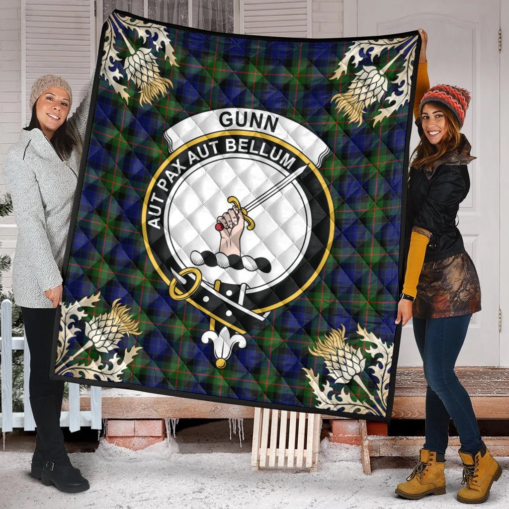 Gunn Modern Tartan Crest Premium Quilt - Gold Thistle Style