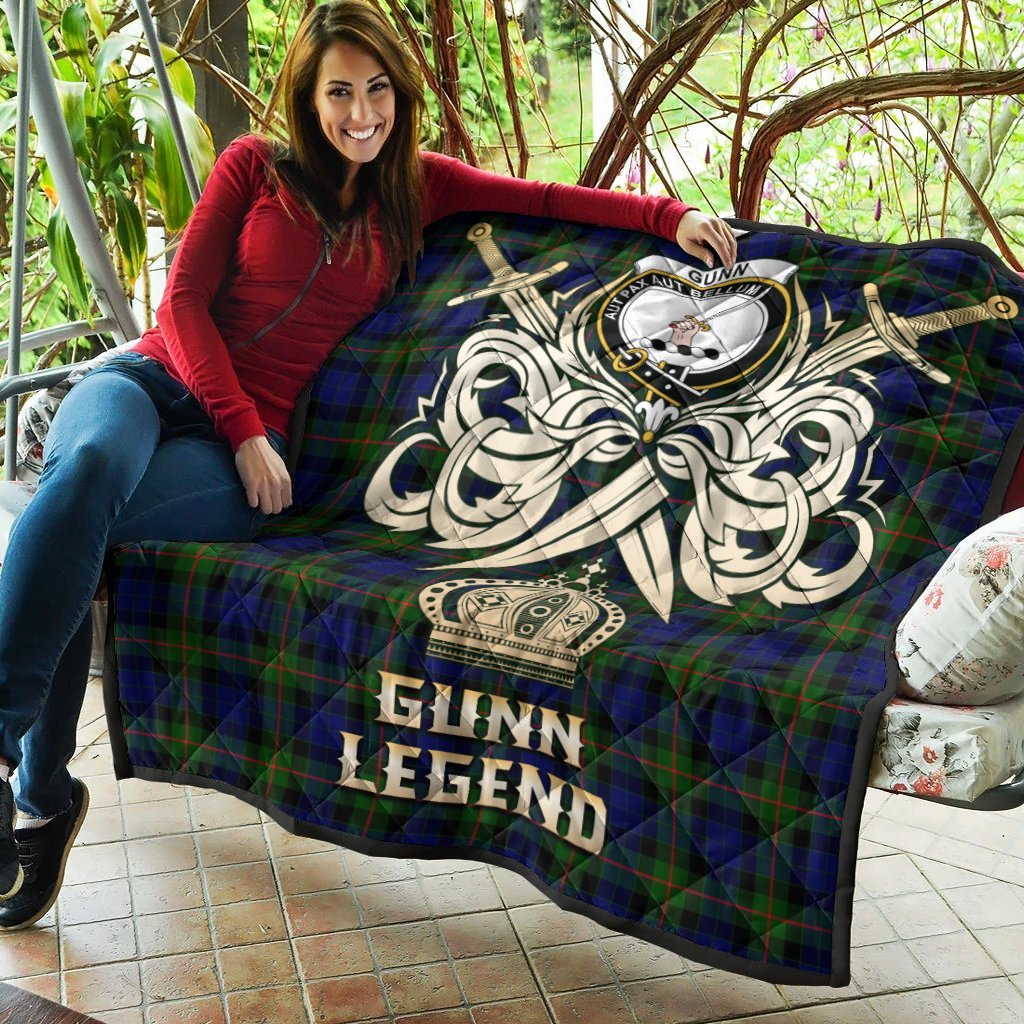 Gunn Modern Tartan Crest Legend Gold Royal Premium Quilt