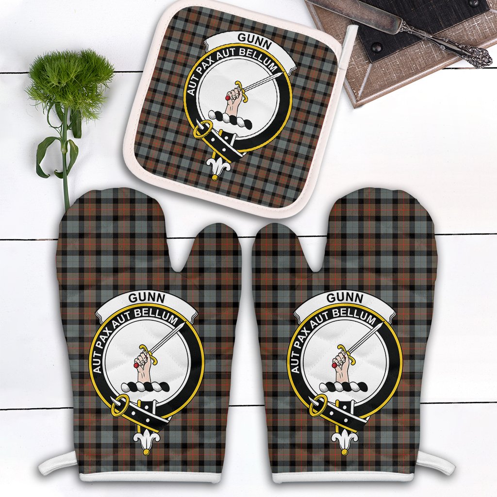 Gunn Weathered Tartan Crest Oven Mitt And Pot Holder (2 Oven Mitts + 1 Pot Holder)