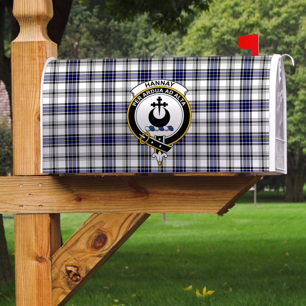 Hannay Modern Tartan Crest Mailbox