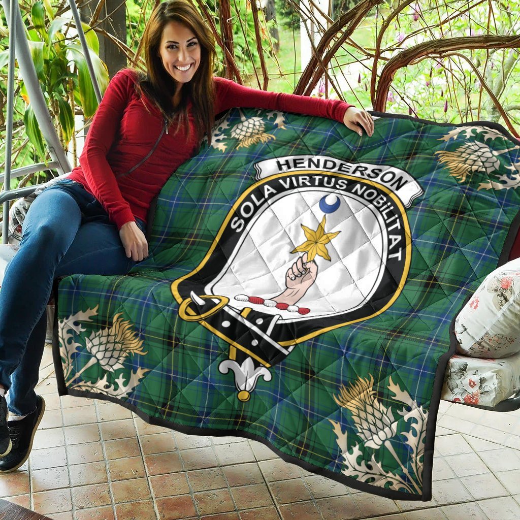 Henderson Ancient Tartan Crest Premium Quilt - Gold Thistle Style