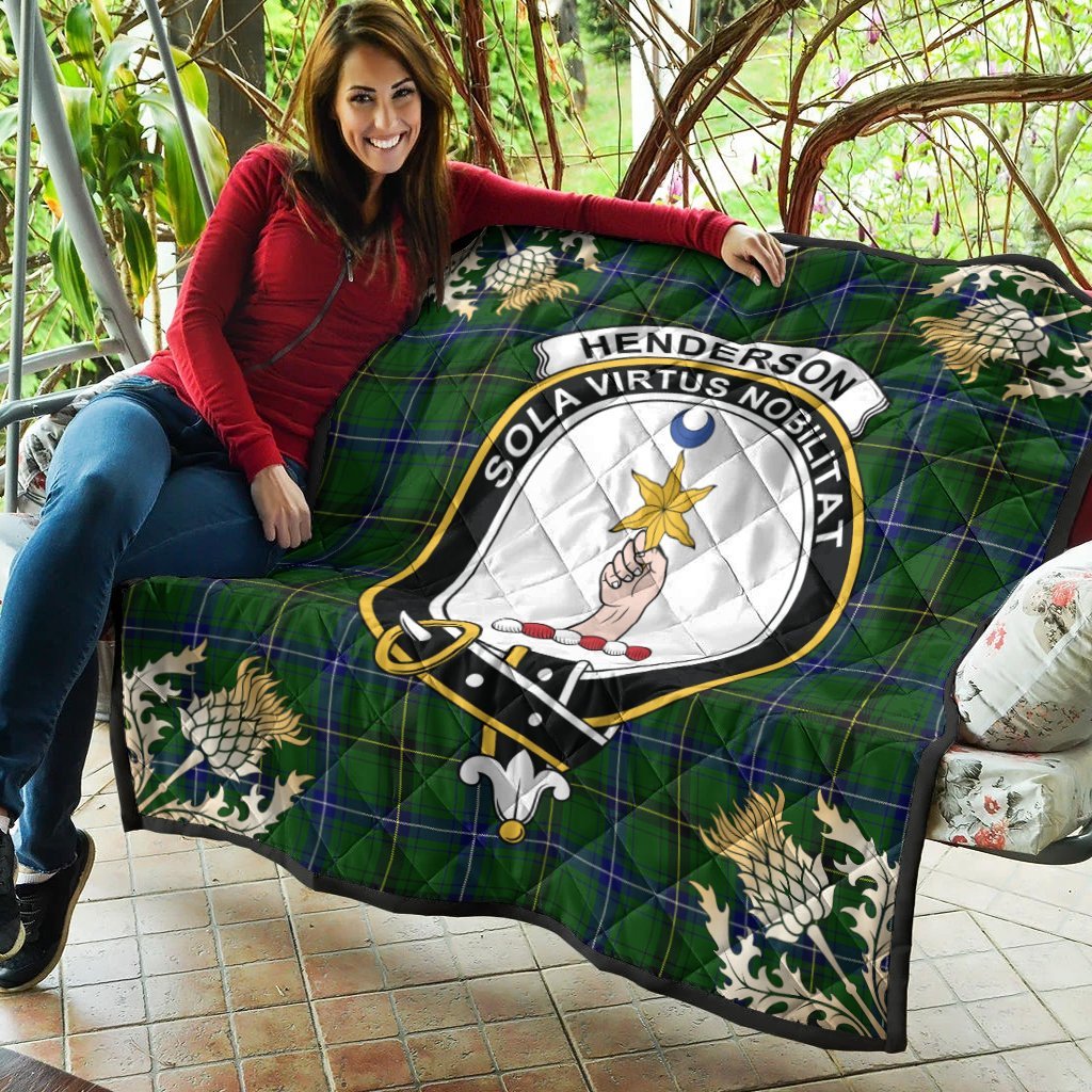 Henderson Modern Tartan Crest Premium Quilt - Gold Thistle Style