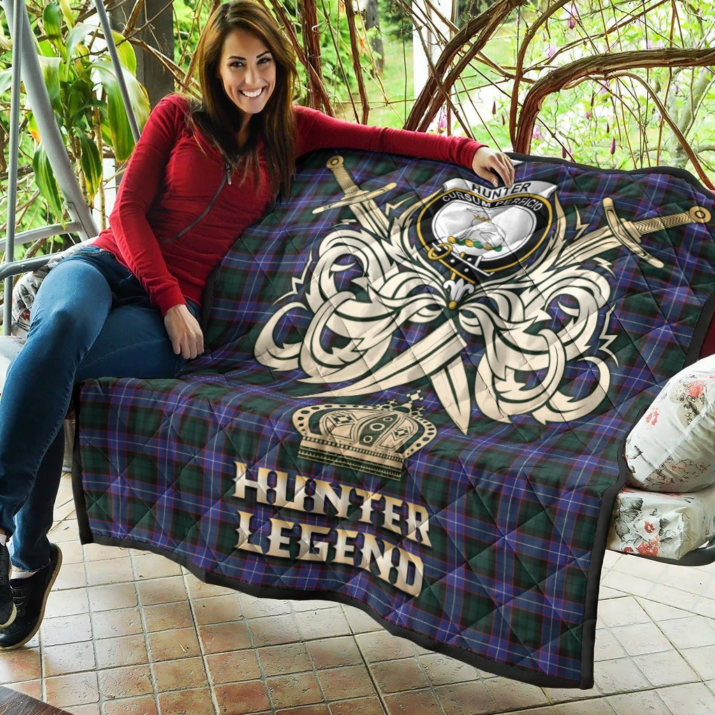 Hunter Modern Tartan Crest Legend Gold Royal Premium Quilt