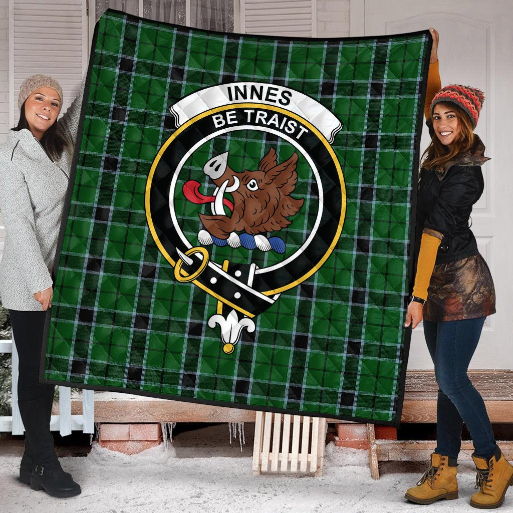 Innes Hunting Tartan Crest Quilt