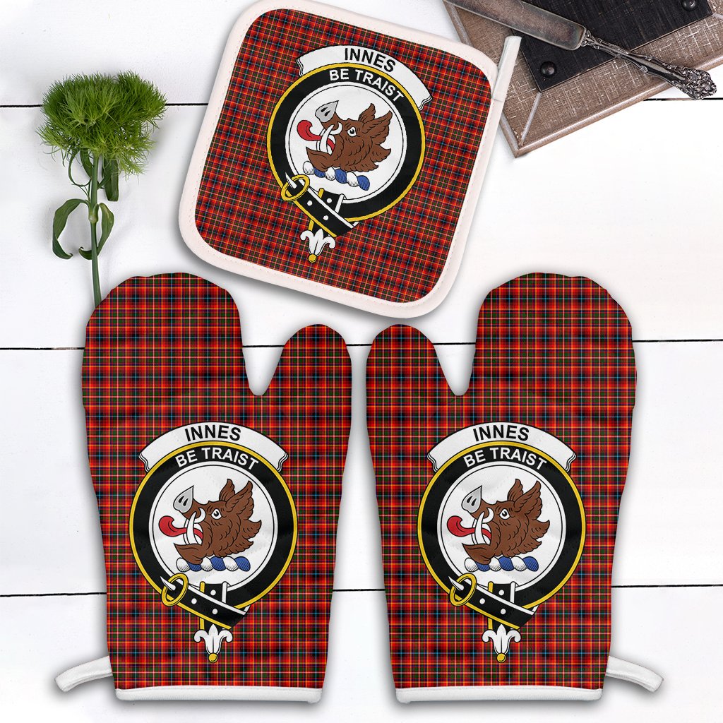 Innes Modern Tartan Crest Oven Mitt And Pot Holder (2 Oven Mitts + 1 Pot Holder)