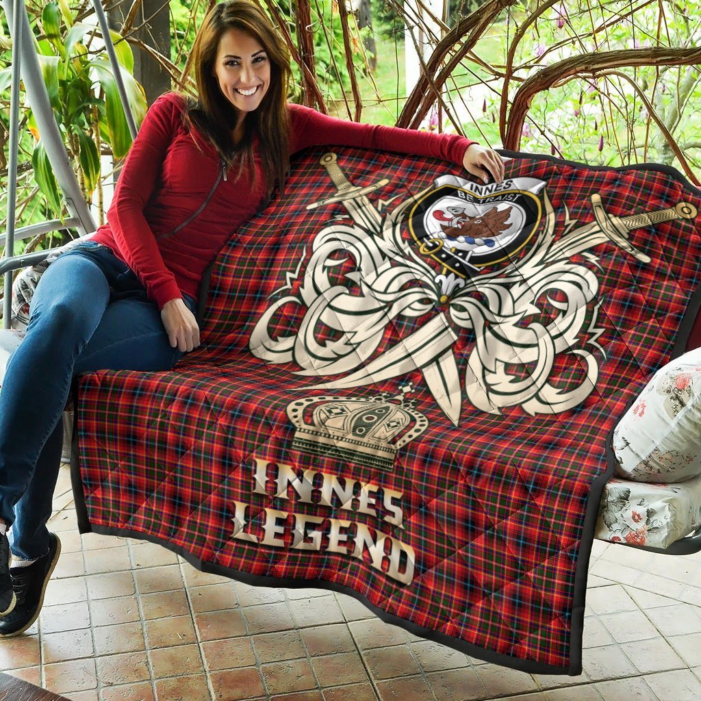 Innes Modern Tartan Crest Legend Gold Royal Premium Quilt