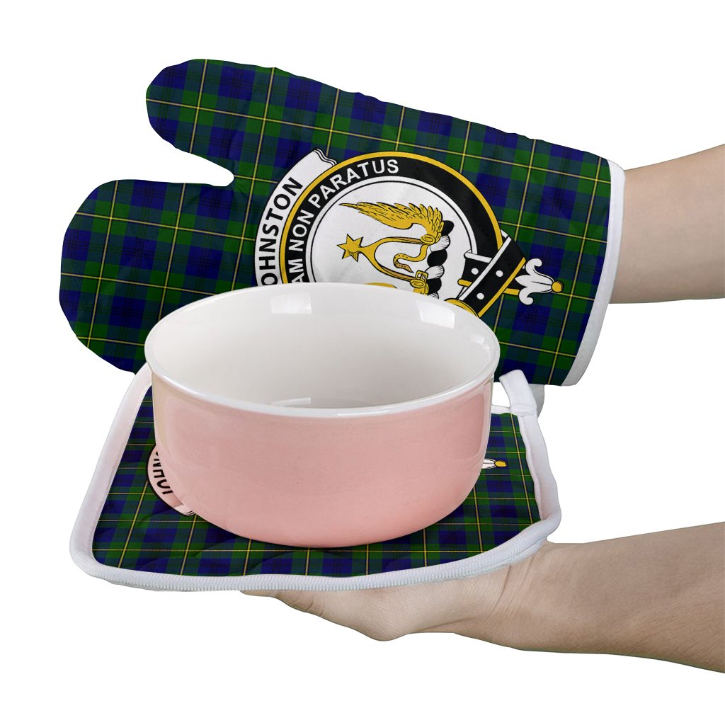 Johnston Modern Tartan Crest Oven Mitt And Pot Holder (2 Oven Mitts + 1 Pot Holder)