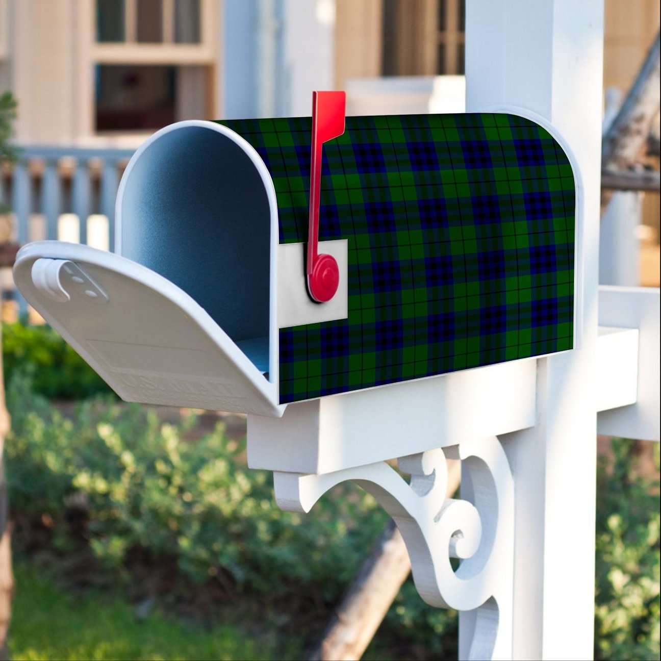 Keith Modern Tartan Crest Mailbox